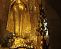 Statua del Buddha dentro Ananda Temple KAKUSANDA  NORTH in Bagan Foto n. AOK7044
