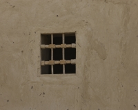 Particolare di una finestra in Al-Qasr città medievale ottomana Foto n. AOK9997