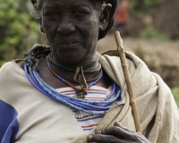 Donna anziana Etnia Konso vicino villaggio Gesergio - Foto n. 0015