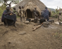 Scene di vita quotidiana tra i Surma nel villaggio di Kangula vicino Kibish, Foto n. 1316