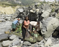 Donne etnia Dani al Fiume, Irian Jaia West Papua Foto n. 9941