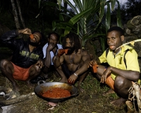 Uomini etnia Dani nella Guest House di Kulungima, Irian Jaia West Papua Foto n. 9513