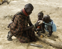 Danze in un villaggio etnia turkana vicino lago Turkana Foto n. POA0675