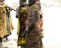 Danze in un villaggio etnia turkana vicino lago Turkana Foto n. POA0678