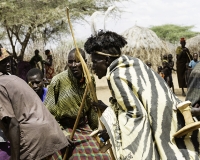 Danze in un villaggio etnia turkana vicino lago Turkana Foto n. POA0708