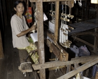 Antico telaio a mano nel villaggio di Inn Paw Khon sul Lago Inle Foto n. AOK8732