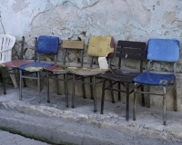Sedie colorate in una stradina di Kaleici parte antica della citta di Antalya Turchia Foto n. MG_14_0129
