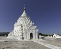 Myatheindan Paya la pagoda bianca a Mingun Foto n. AOK7541