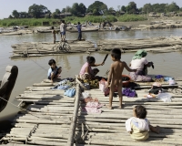 Vita lungo il Fiume Iraddway a Mandalay Foto n. AOK7682