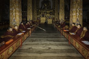 Preghiere al Karma Thegsum Dhechenling Monastery in Khaling